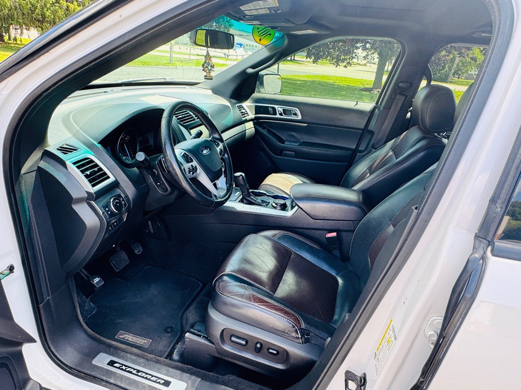 2015 Ford Explorer Image 23