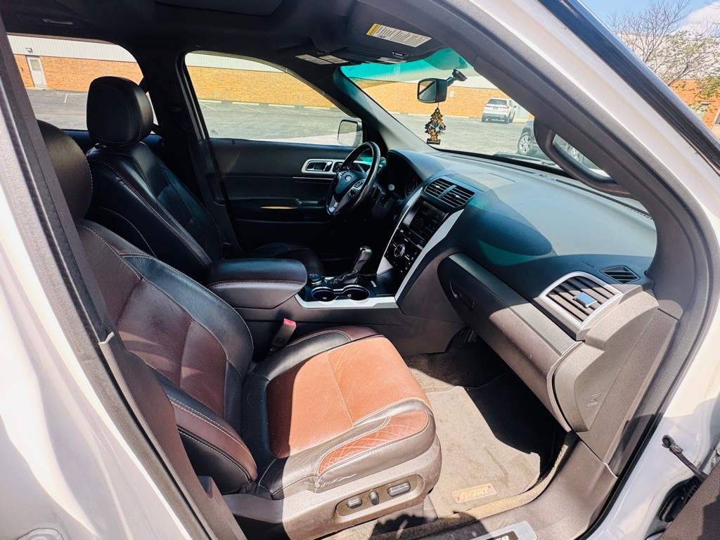 2015 Ford Explorer Image 29