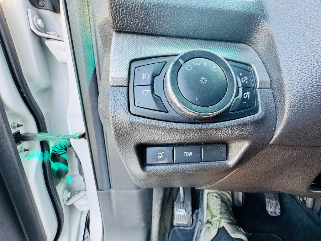 2015 Ford Explorer Image 33