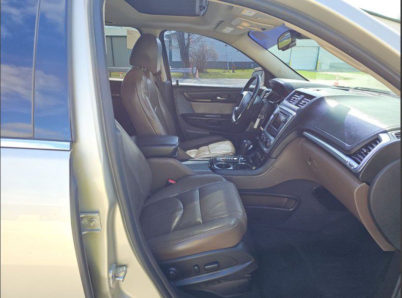 2016 GMC Acadia Image 10