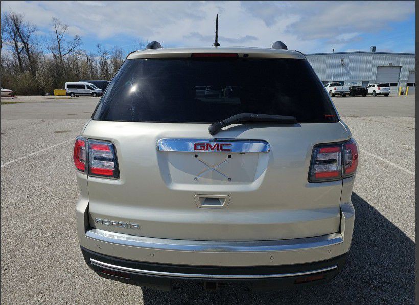 2016 GMC Acadia Image 12