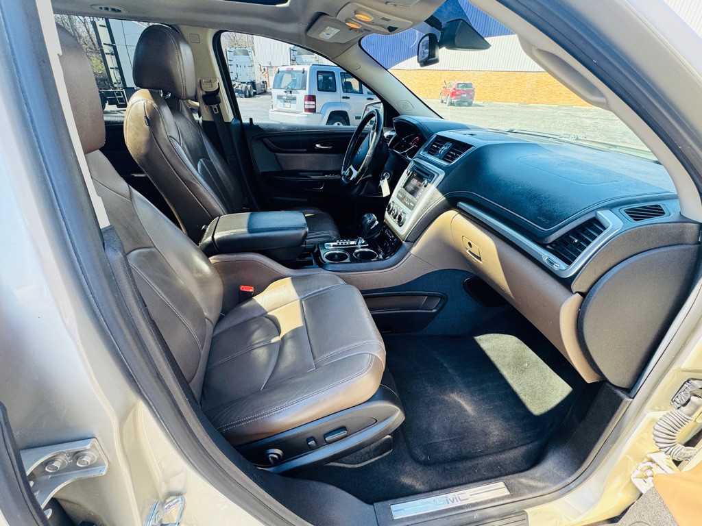 2016 GMC Acadia Image 30