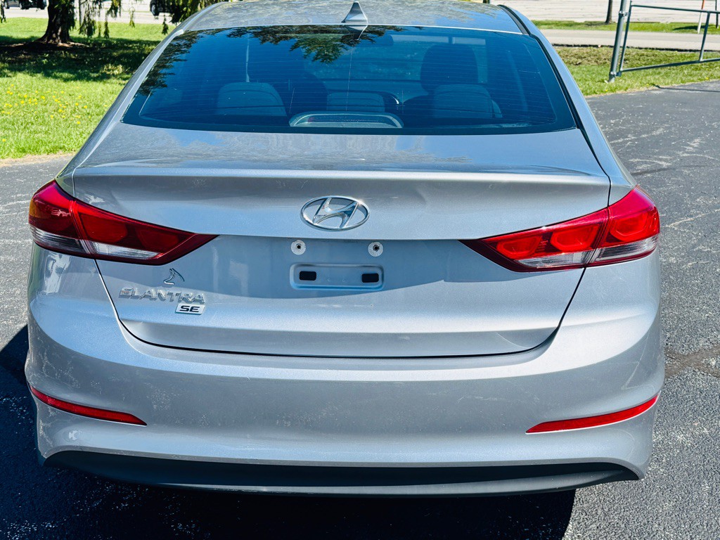 2017 Hyundai Elantra Image 4