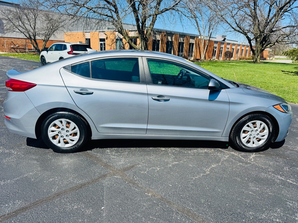 2017 Hyundai Elantra Image 6