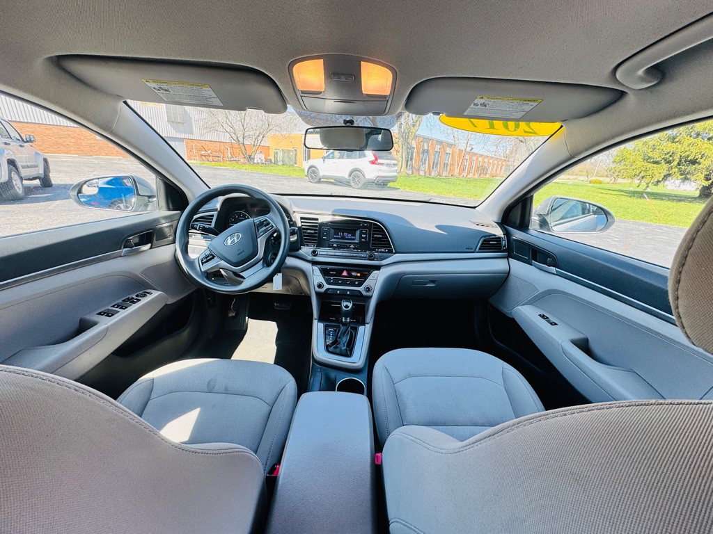 2017 Hyundai Elantra Image 17