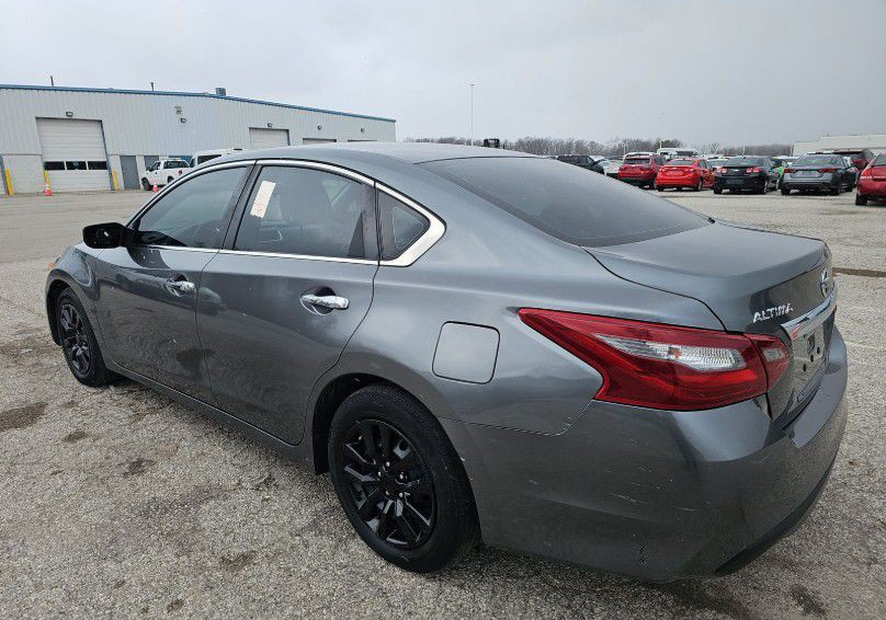 2018 Nissan Altima Image 2