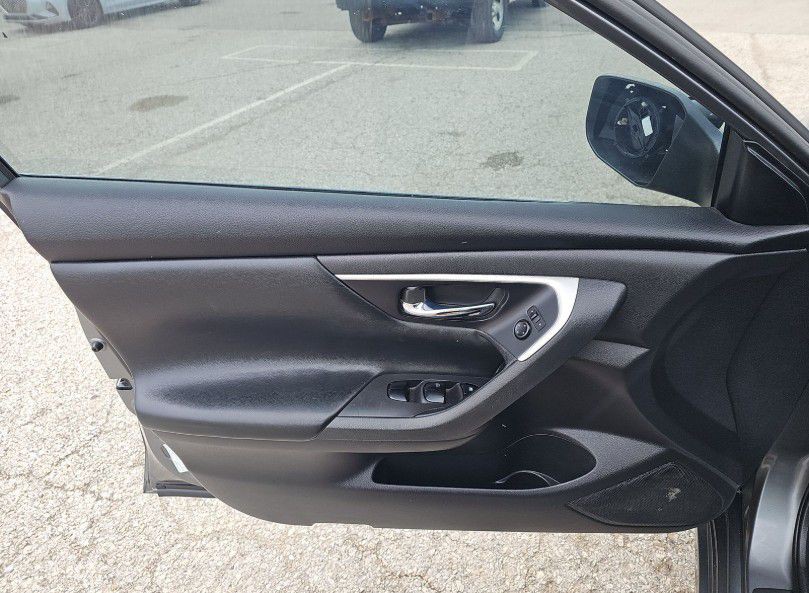 2018 Nissan Altima Image 5