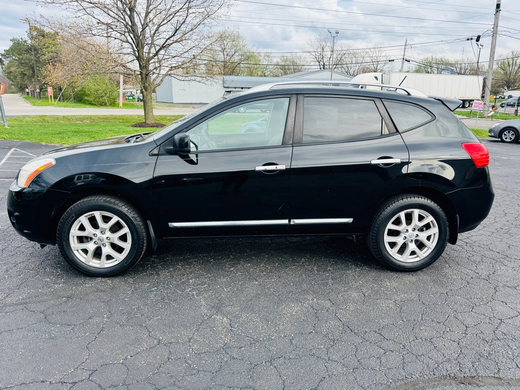 2011 Nissan Rogue Image 2