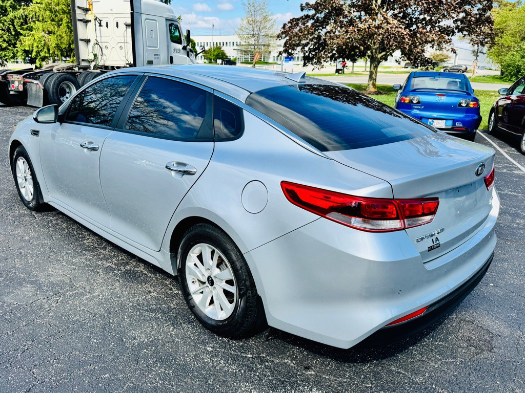 2018 Kia Optima Image 4