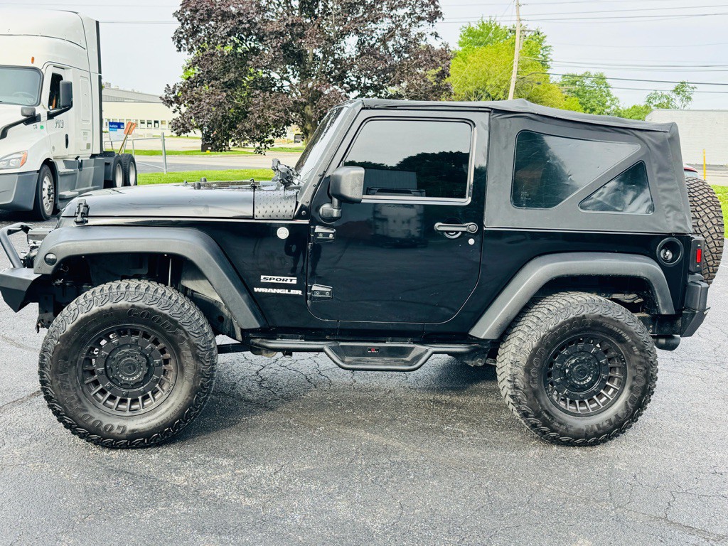 2013 Jeep Wrangler Image 16