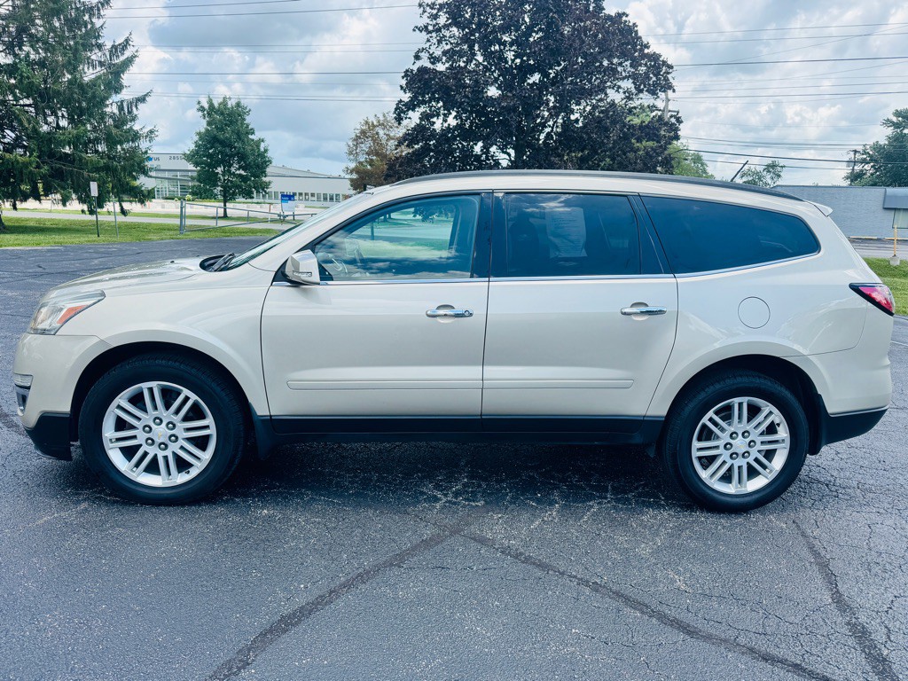 2015 Chevrolet Traverse Image 2