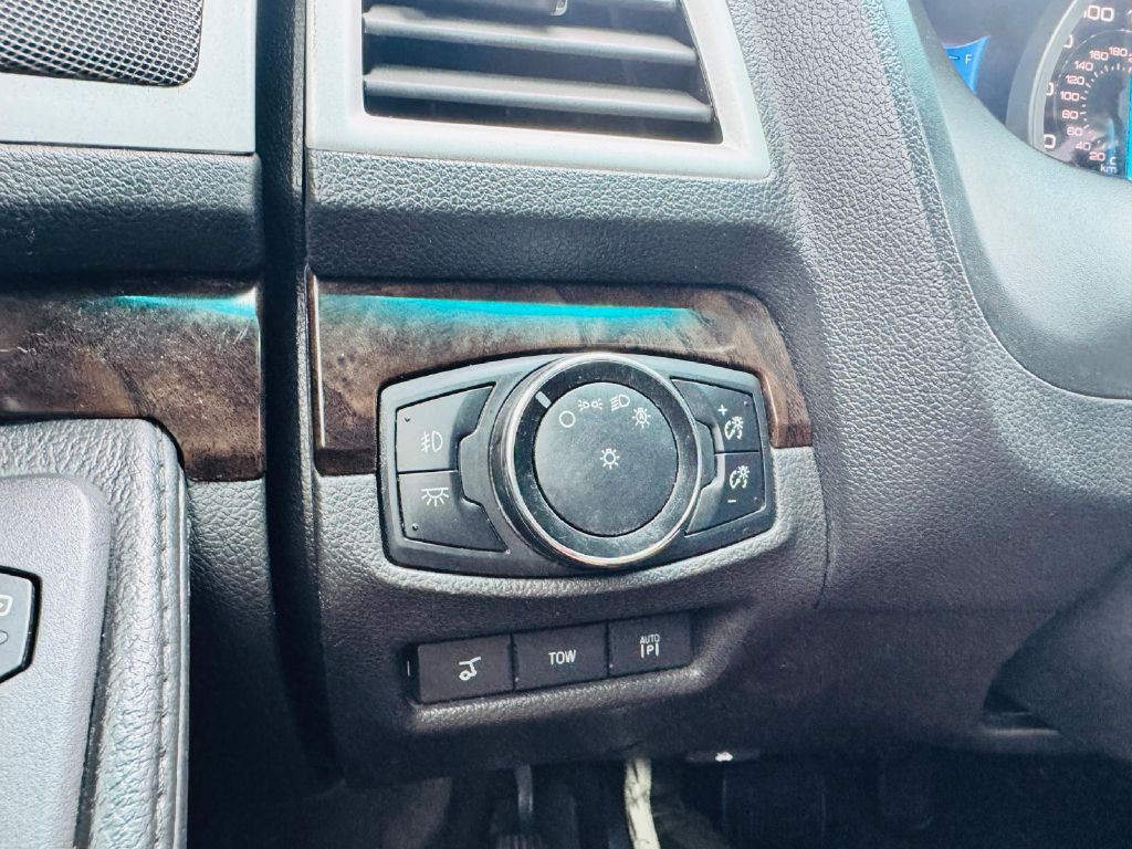 2014 Ford Explorer Image 17