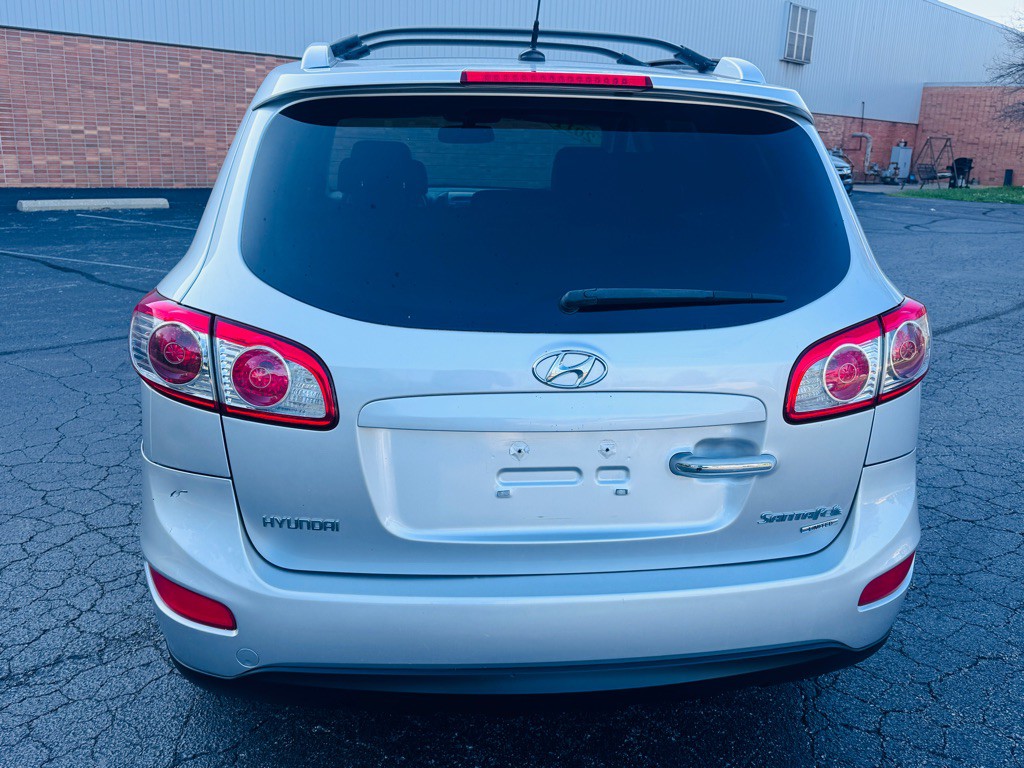 2011 Hyundai Santa Fe Image 4