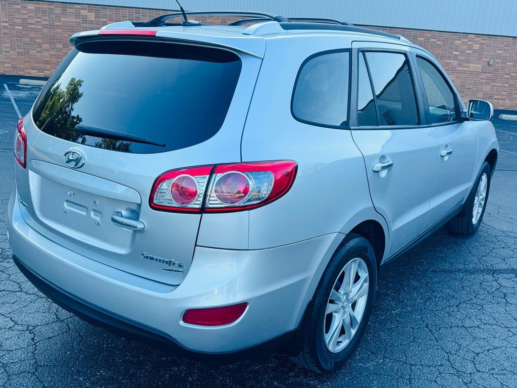 2011 Hyundai Santa Fe Image 5