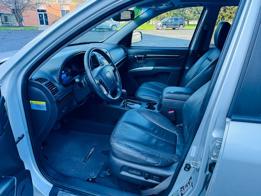 2011 Hyundai Santa Fe Image 10