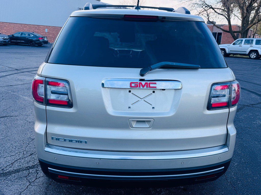 2016 GMC Acadia Image 4