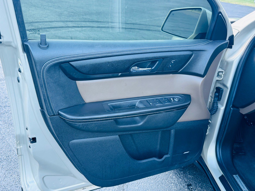 2016 GMC Acadia Image 9