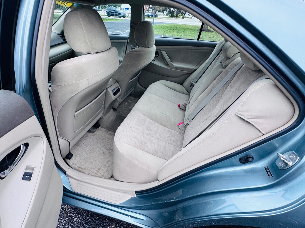 2010 Toyota Camry Image 11