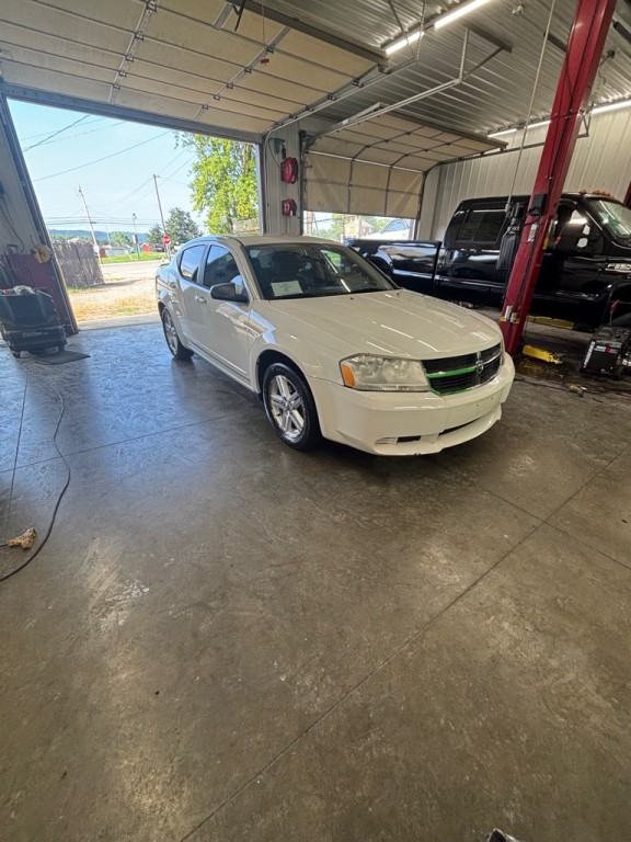 2008 Dodge Avenger Image 1