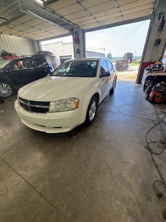 2008 Dodge Avenger Image 2