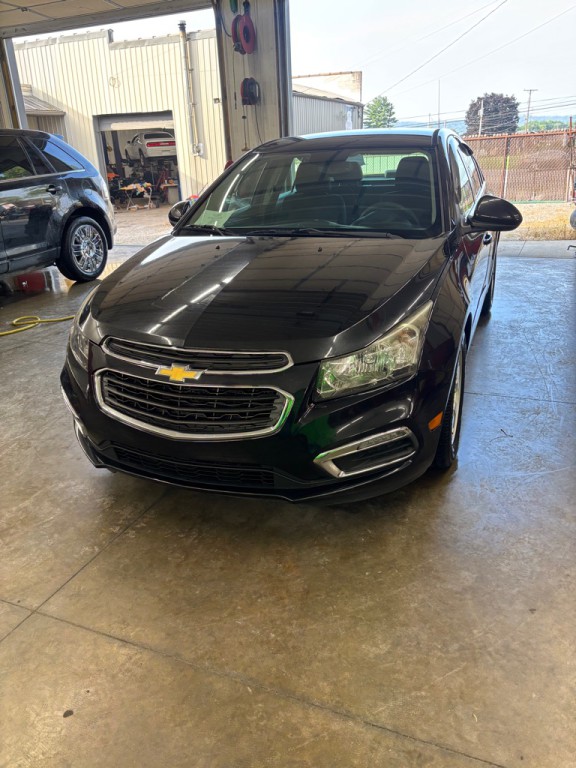 2015 Chevrolet Cruze Image 2