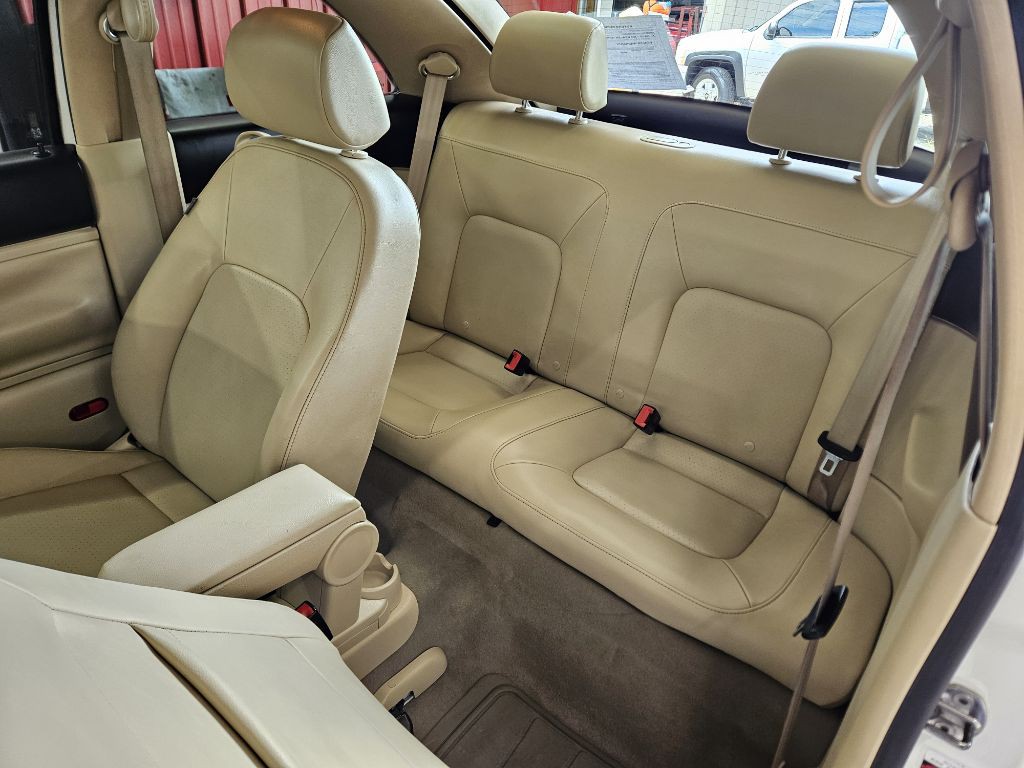 2010 Volkswagen Beetle Image 7