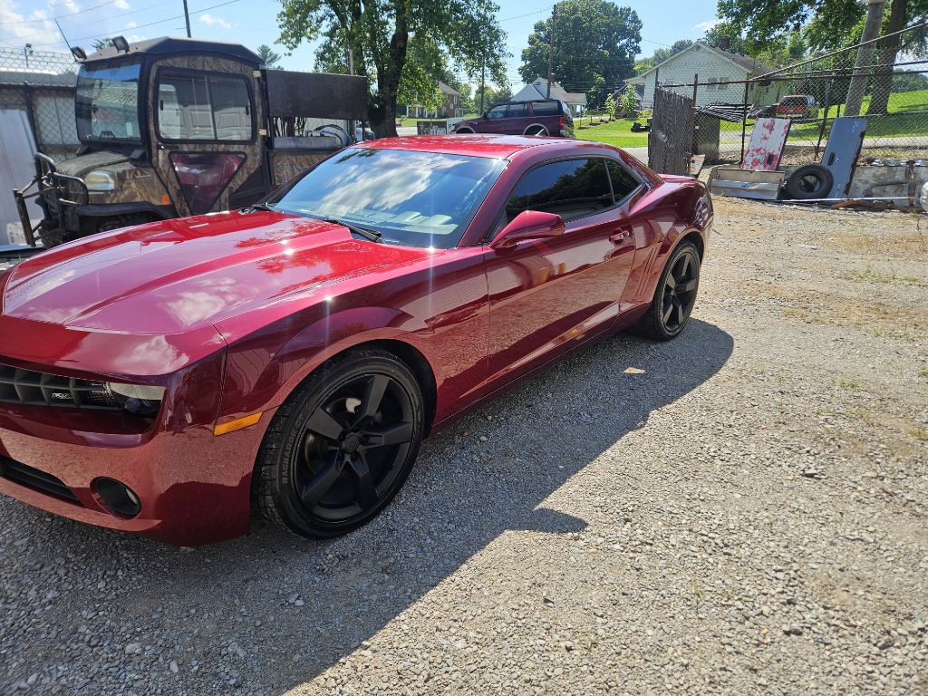 2011 Chevrolet Camaro Image 2