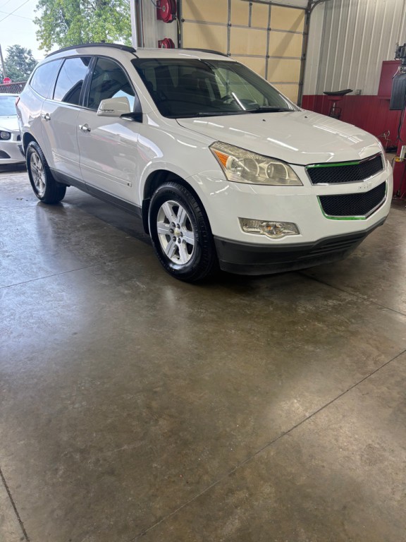 2010 Chevrolet Traverse Image 1