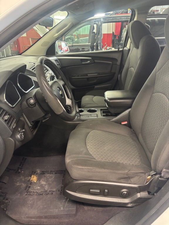 2010 Chevrolet Traverse Image 4