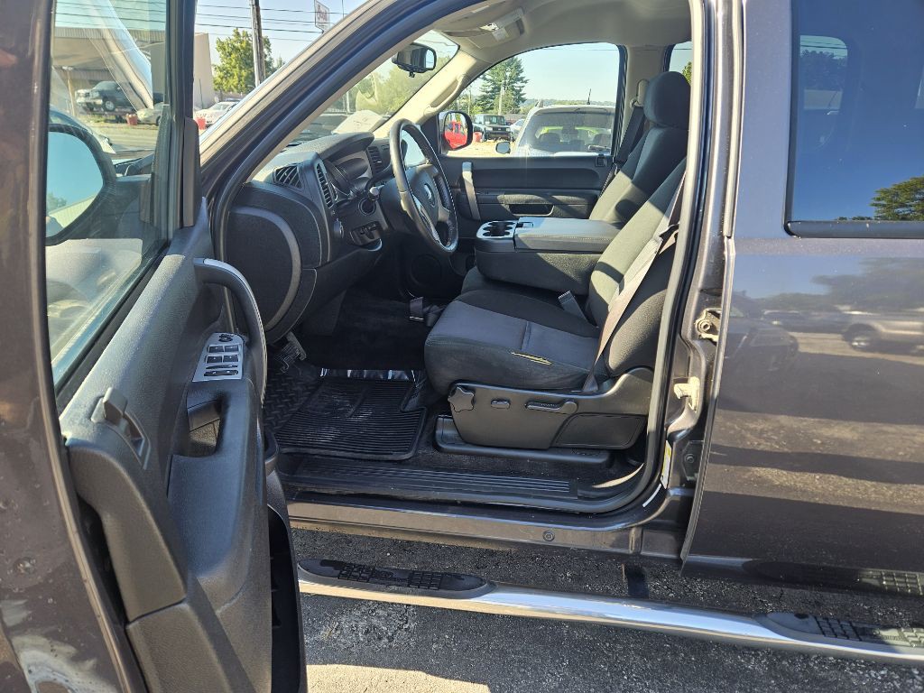 2010 Chevrolet Silverado 1500 Image 2