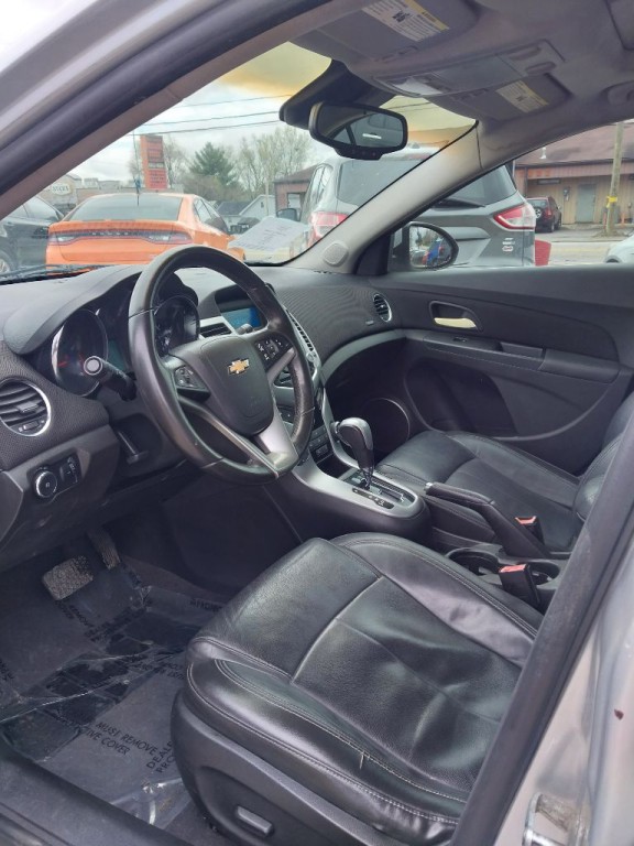 2011 Chevrolet Cruze Image 1