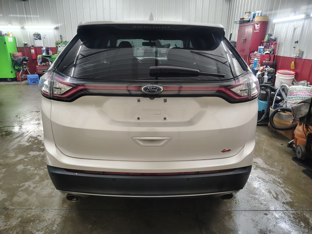 2017 Ford Edge Image 2