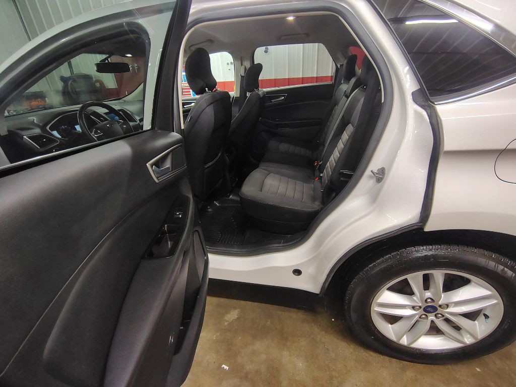 2017 Ford Edge Image 6