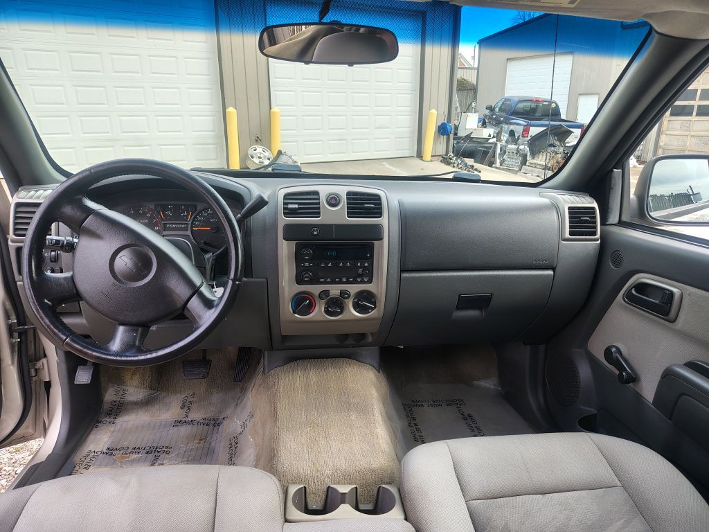 2004 Chevrolet Colorado Image 8