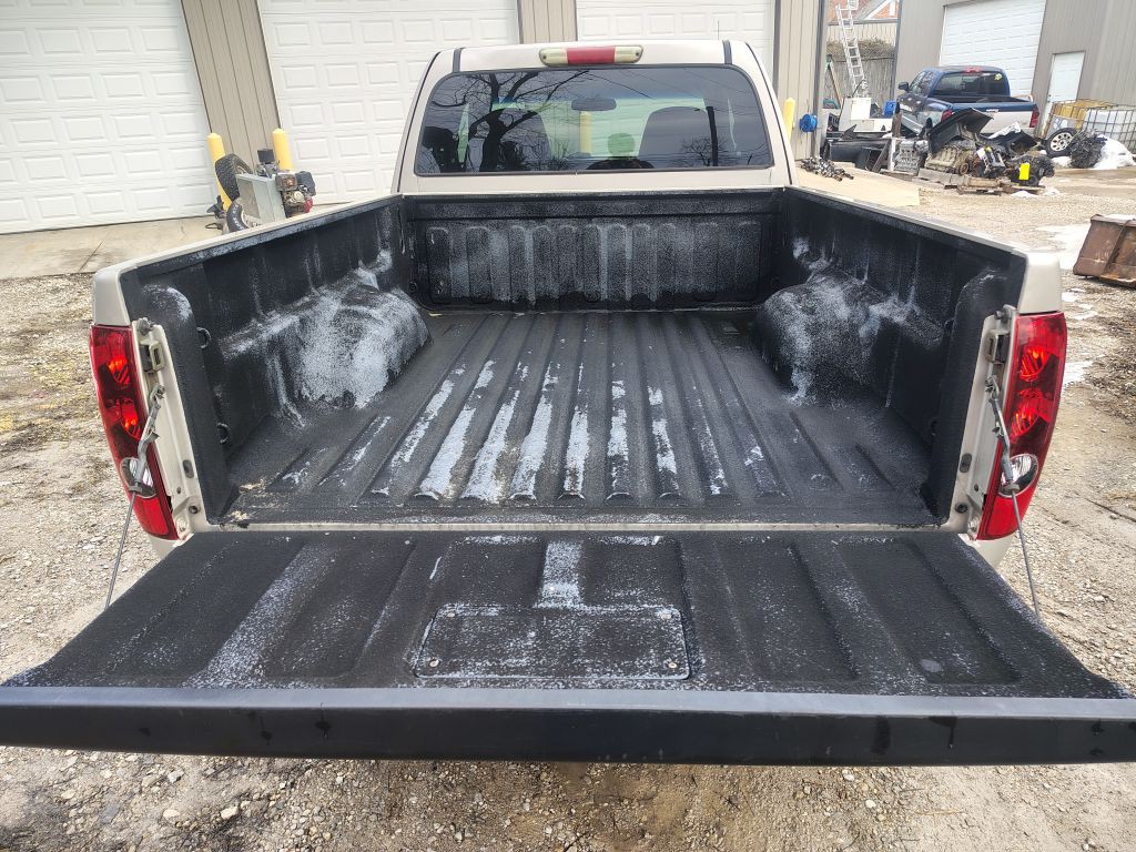 2004 Chevrolet Colorado Image 9