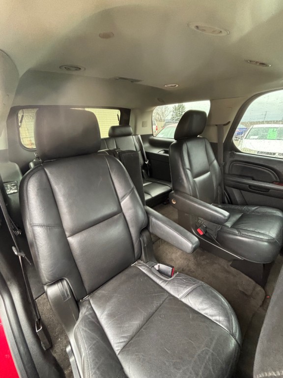 2012 Cadillac Escalade Image 5