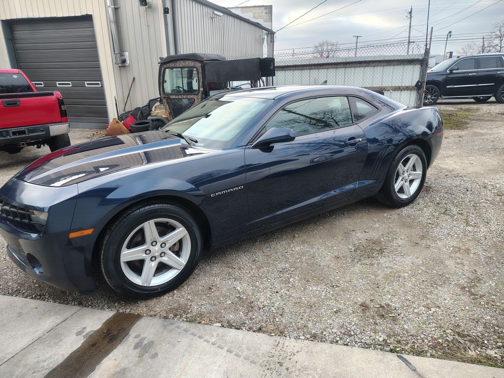 2011 Chevrolet Camaro Image 2