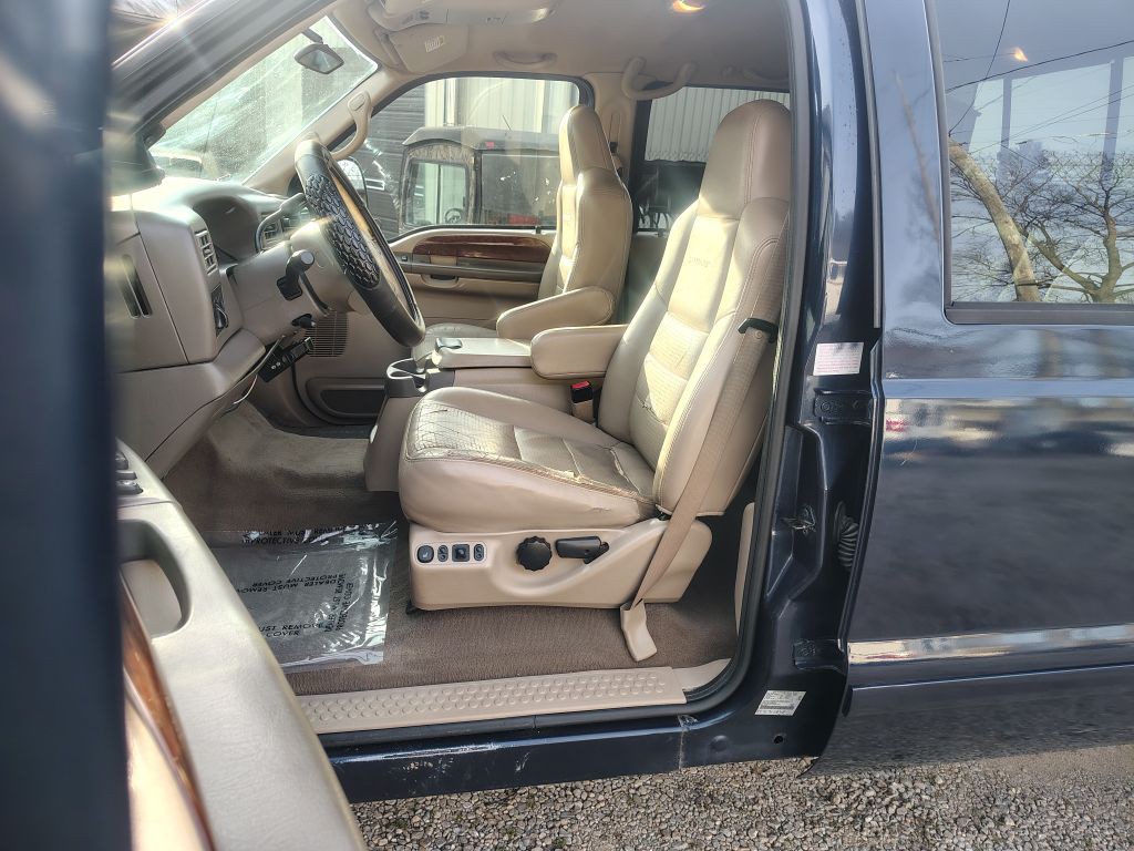 2002 Ford F-350 Image 1