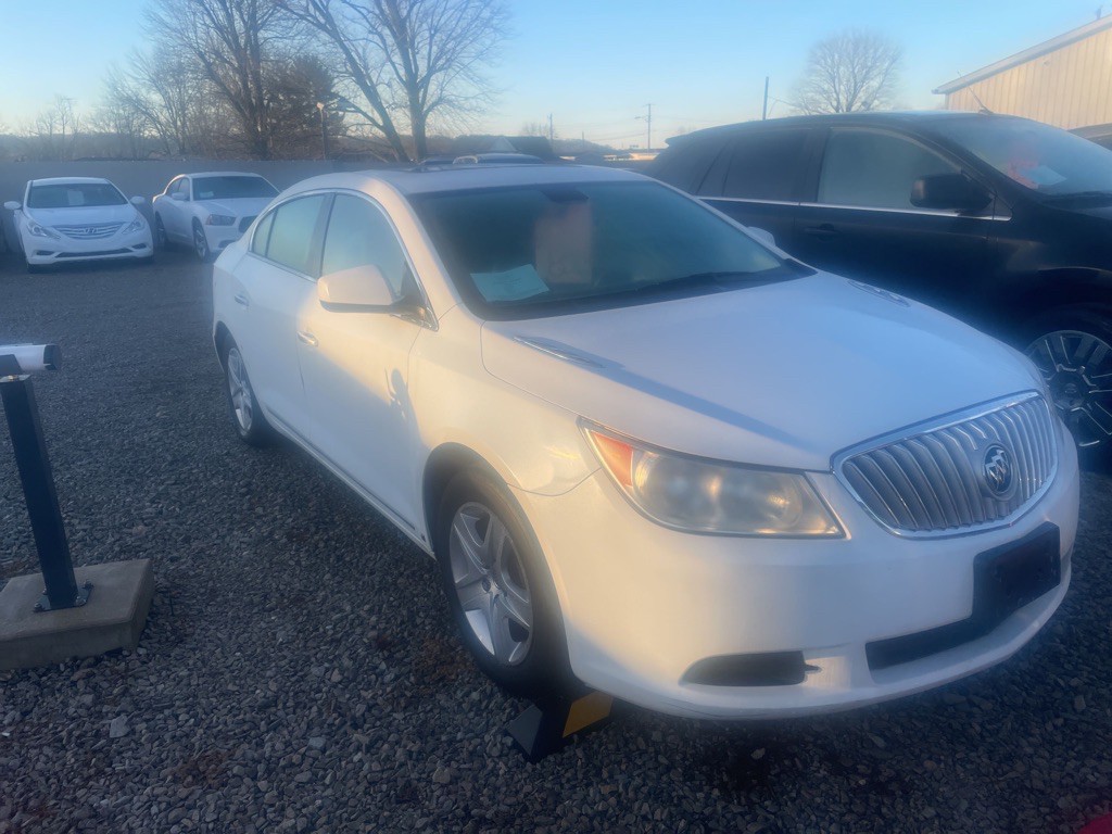 2010 Buick Lacrosse Image 1