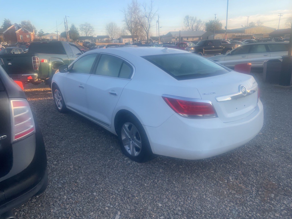 2010 Buick Lacrosse Image 3