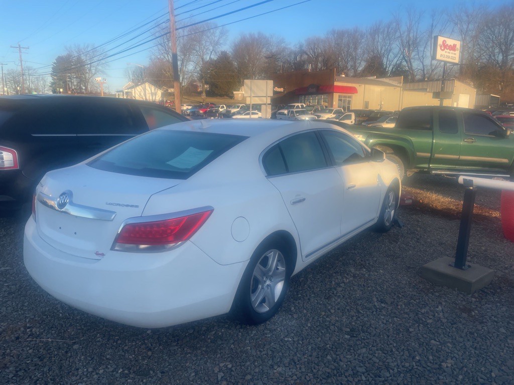 2010 Buick Lacrosse Image 4