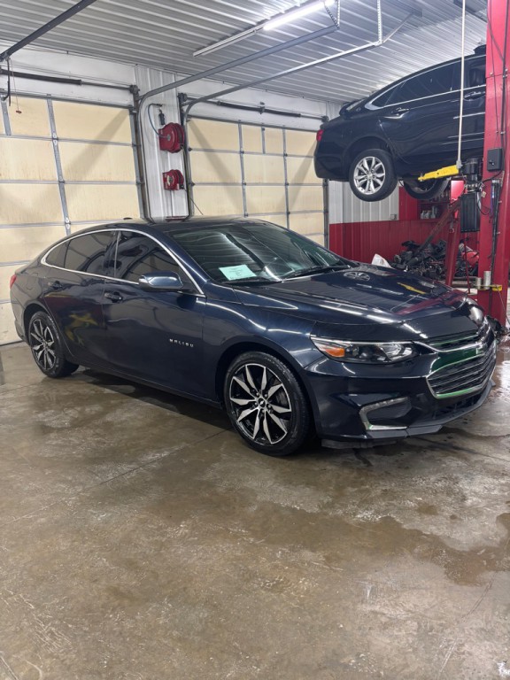 2017 Chevrolet Malibu Image 1