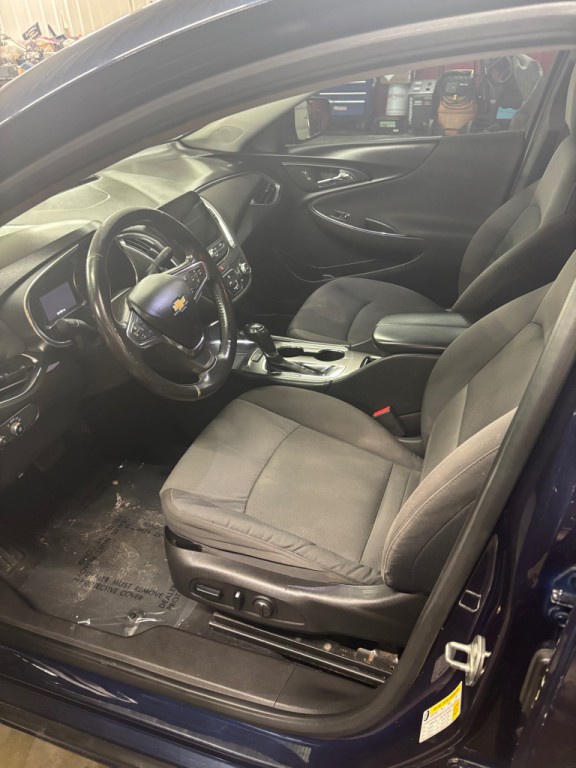 2017 Chevrolet Malibu Image 4