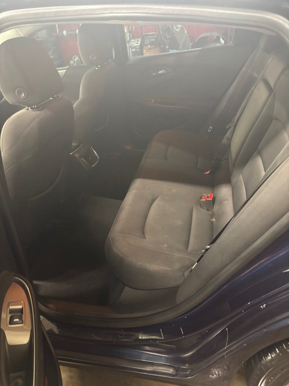 2017 Chevrolet Malibu Image 5