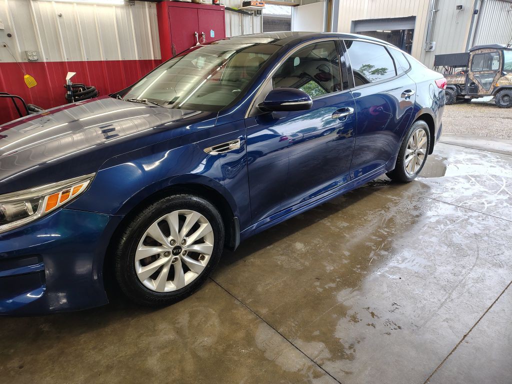 2018 Kia Optima Image 2