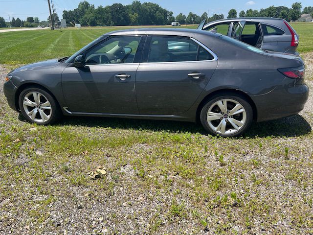 2011 Saab 9-5 Image 3