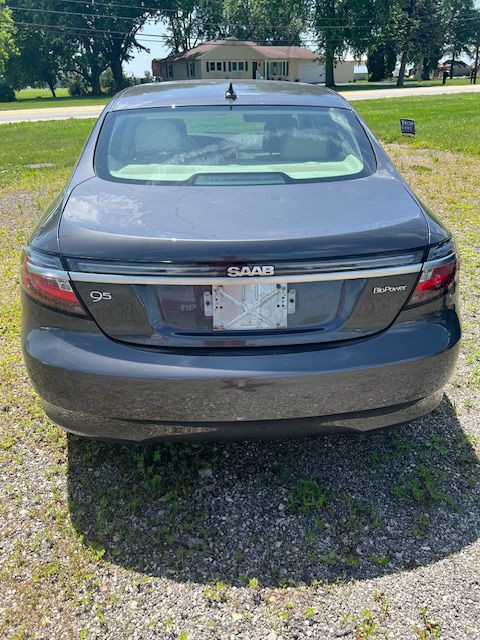 2011 Saab 9-5 Image 4