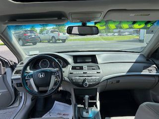 2009 Honda Accord Image 3