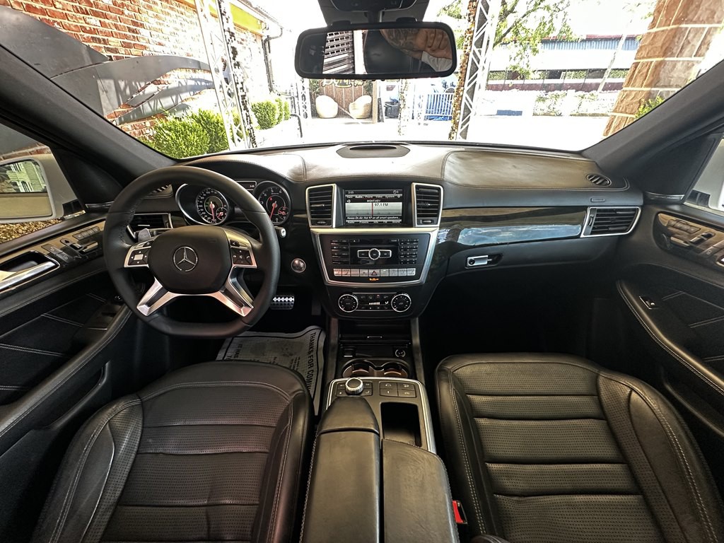 2015 Mercedes-Benz M-Class Image 9