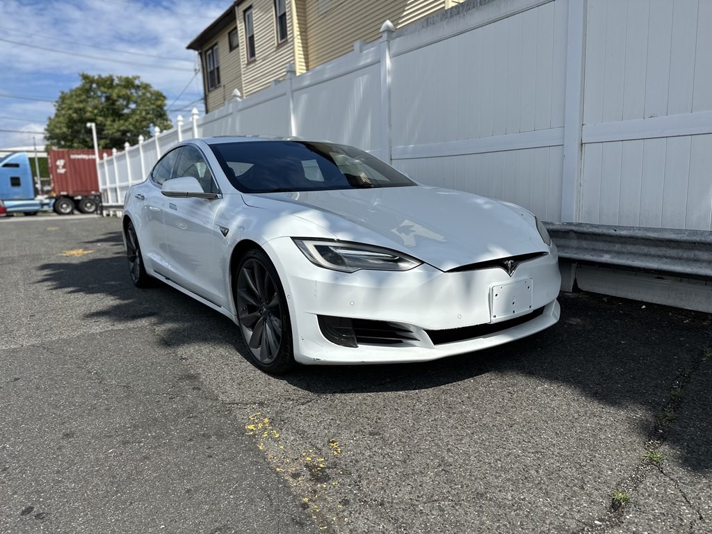2016 Tesla Model S Image 3